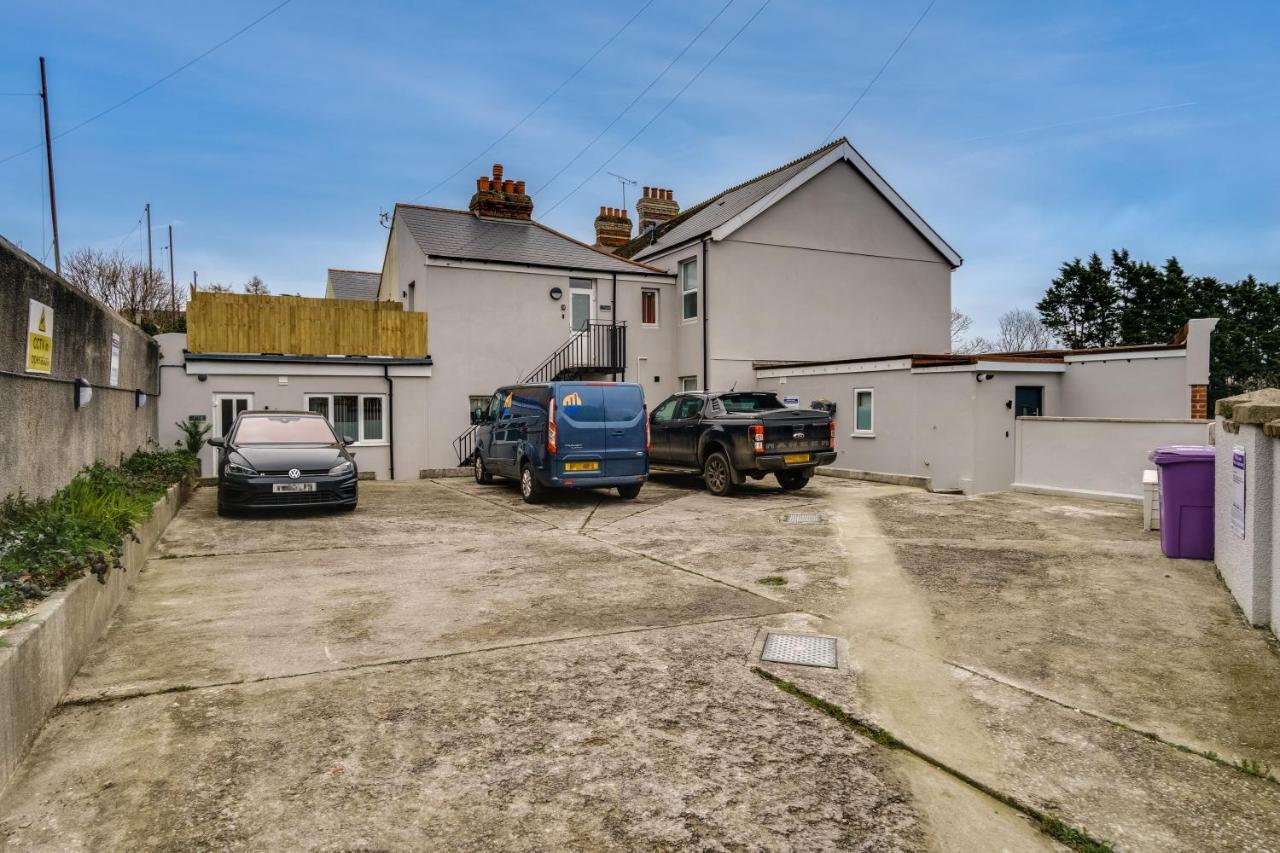 Apartment Three - Free Private Car Park - Sleeps 6 - 3 Shower Rooms - By Ocean City Retreats Plymouth Luaran gambar